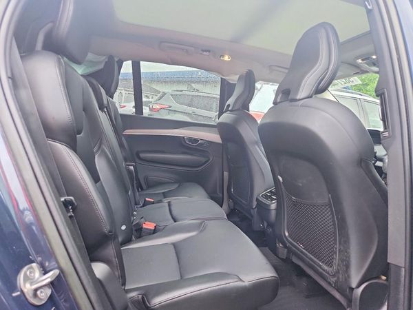 2022 VOLVO XC90