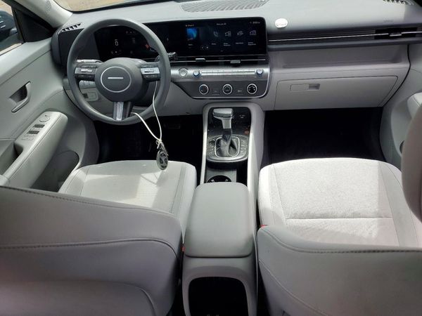 2024 HYUNDAI KONA SE