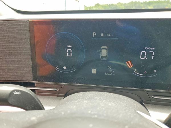2024 HYUNDAI KONA SE