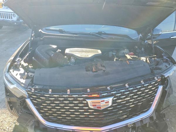 2023 CADILLAC XT6 Premium Luxury — Engine bay