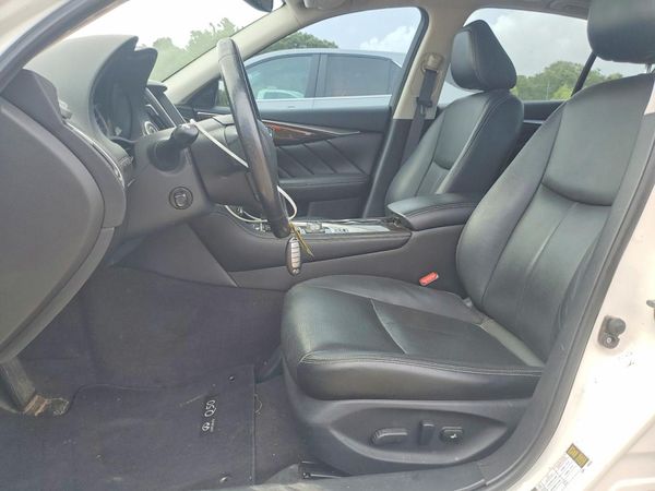 2016 INFINITI Q50