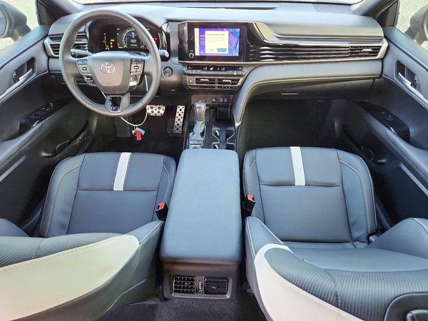 2025 TOYOTA CAMRY