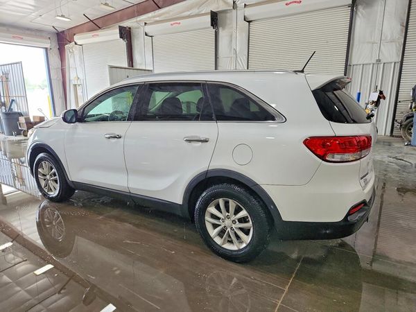 2016 KIA SORENTO L / LX
