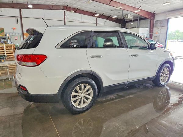 2016 KIA SORENTO L / LX