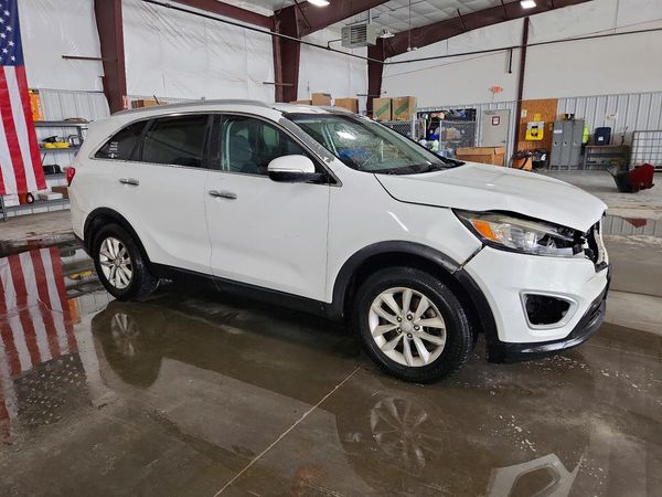 2016 KIA SORENTO L / LX