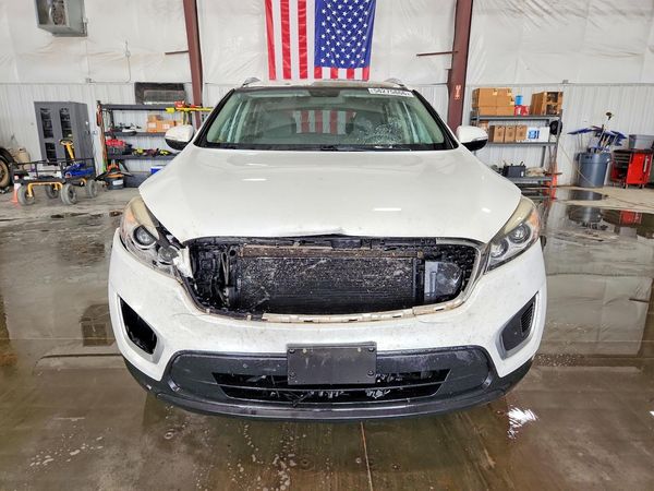 2016 KIA SORENTO L / LX