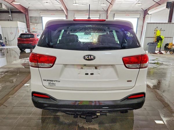 2016 KIA SORENTO L / LX