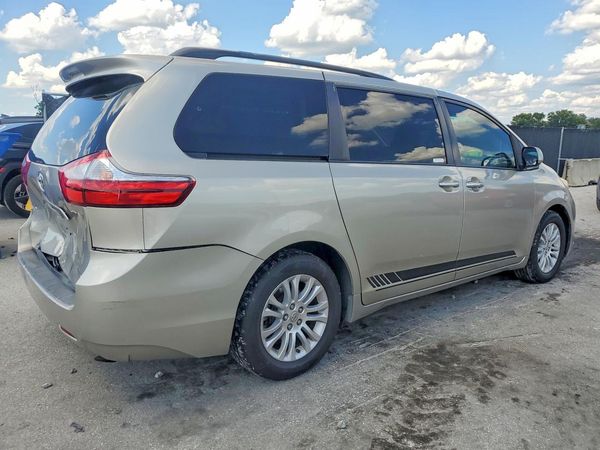 2015 TOYOTA SIENNA