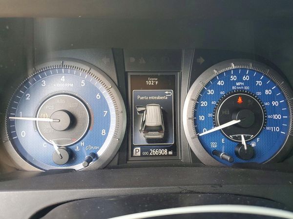 2015 TOYOTA SIENNA