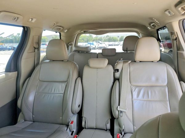 2015 TOYOTA SIENNA