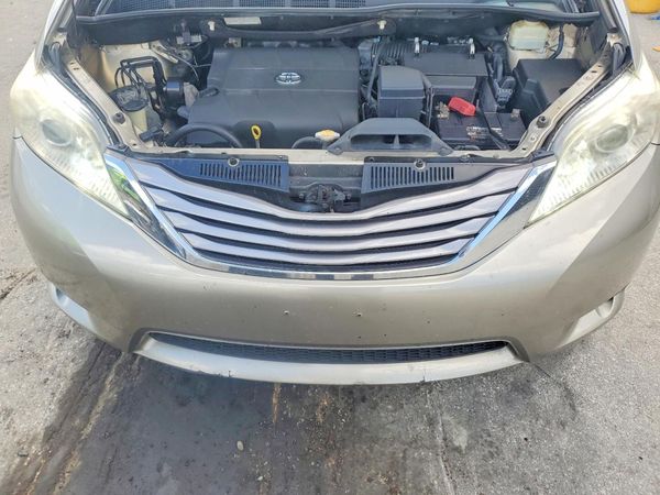 2015 TOYOTA SIENNA