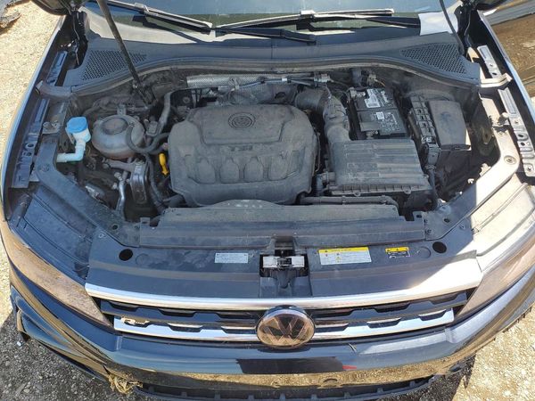 2021 VOLKSWAGEN TIGUAN — Engine bay