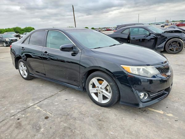 2014 TOYOTA CAMRY