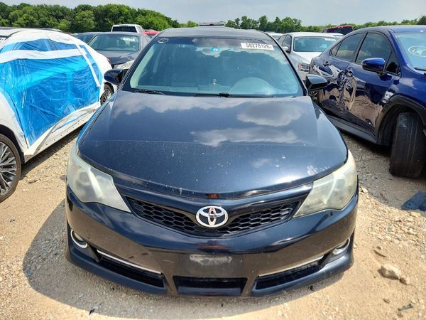 2014 TOYOTA CAMRY