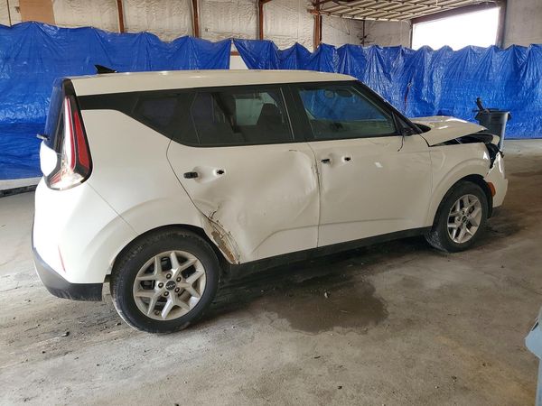 2023 KIA SOUL LX, S