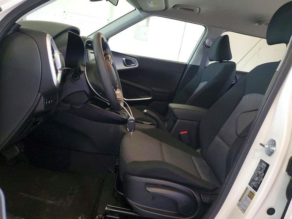 2023 KIA SOUL LX, S