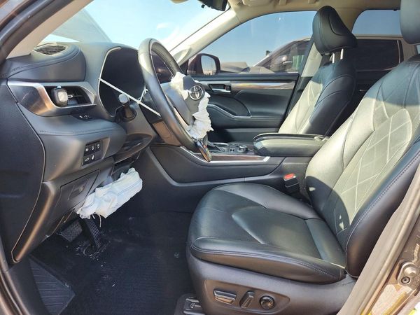 2024 TOYOTA HIGHLANDER