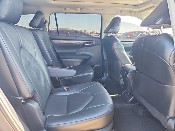 2024 TOYOTA HIGHLANDER