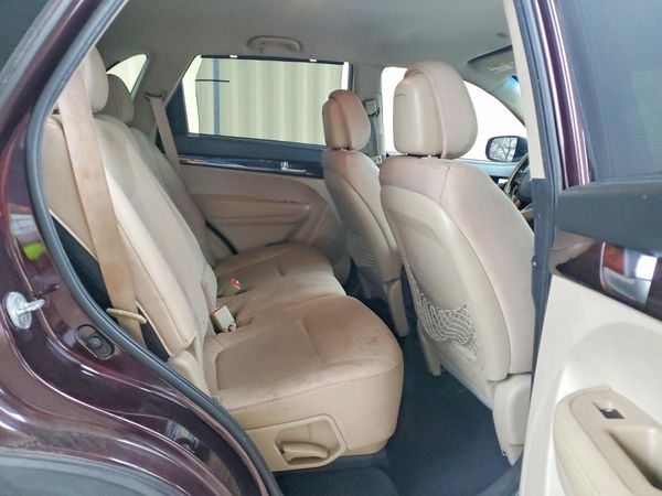 2014 KIA SORENTO Base/ LX