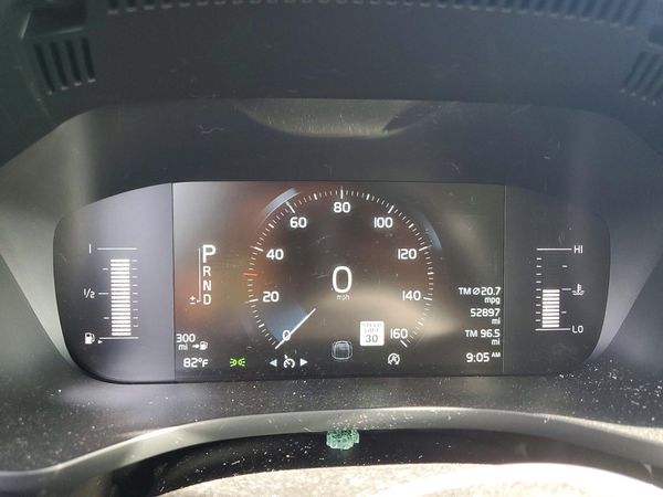 2019 VOLVO XC60 Momentum