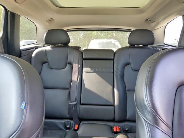 2019 VOLVO XC60 Momentum