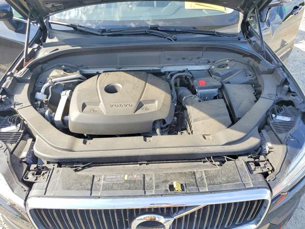2019 VOLVO XC60 Momentum