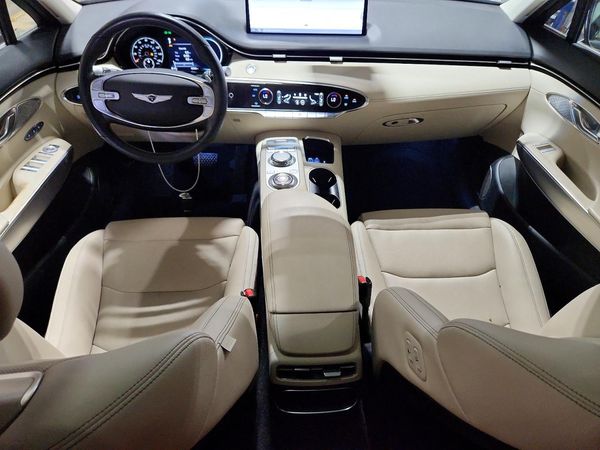 2023 GENESIS GV70