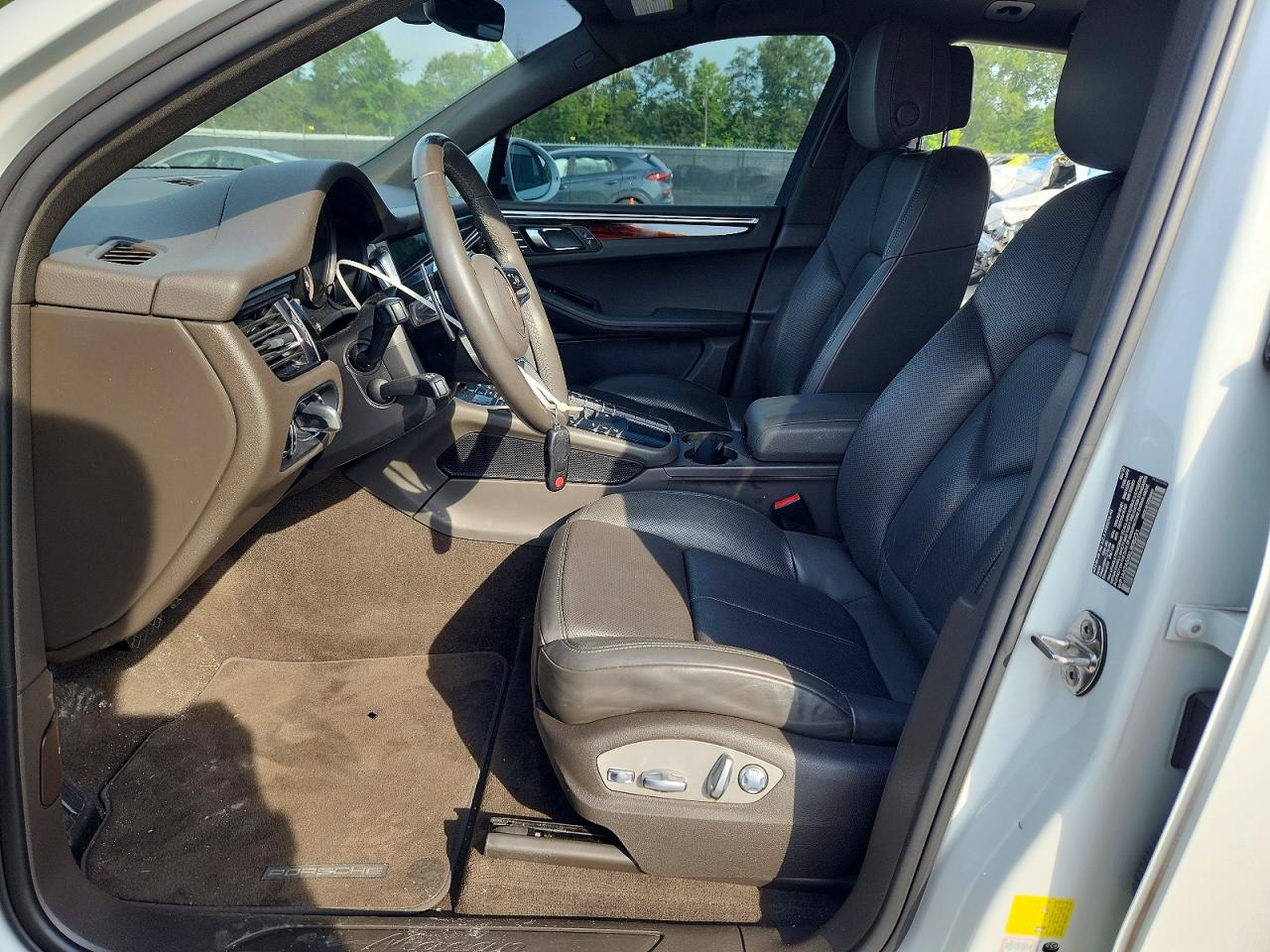 2019 PORSCHE MACAN