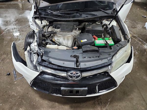 2016 TOYOTA CAMRY