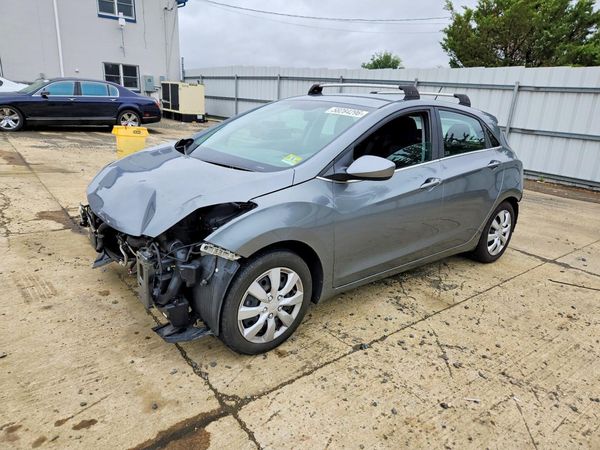 2017 HYUNDAI ELANTRA — Front 3/4