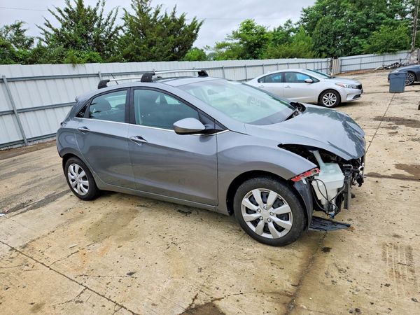 2017 HYUNDAI ELANTRA — Passenger 3/4