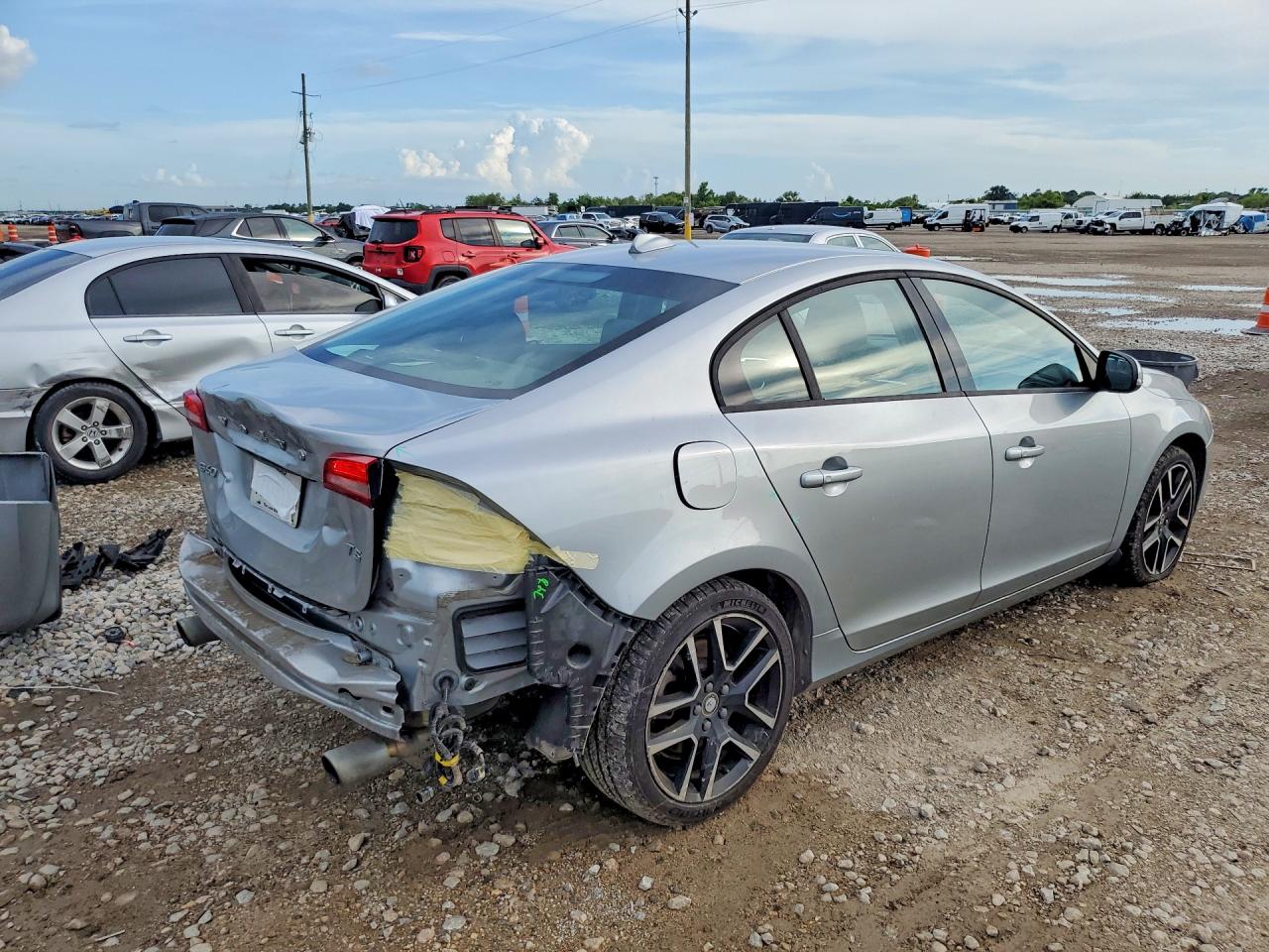 2018 VOLVO S60 Dynamic