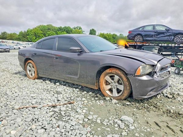2014 DODGE CHARGER SE