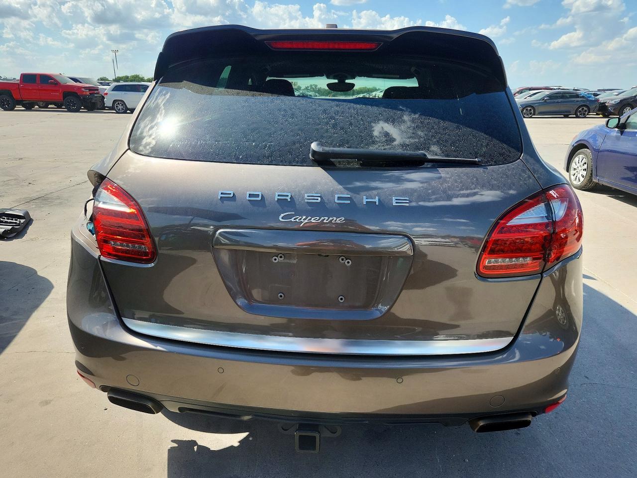 2013 PORSCHE CAYENNE