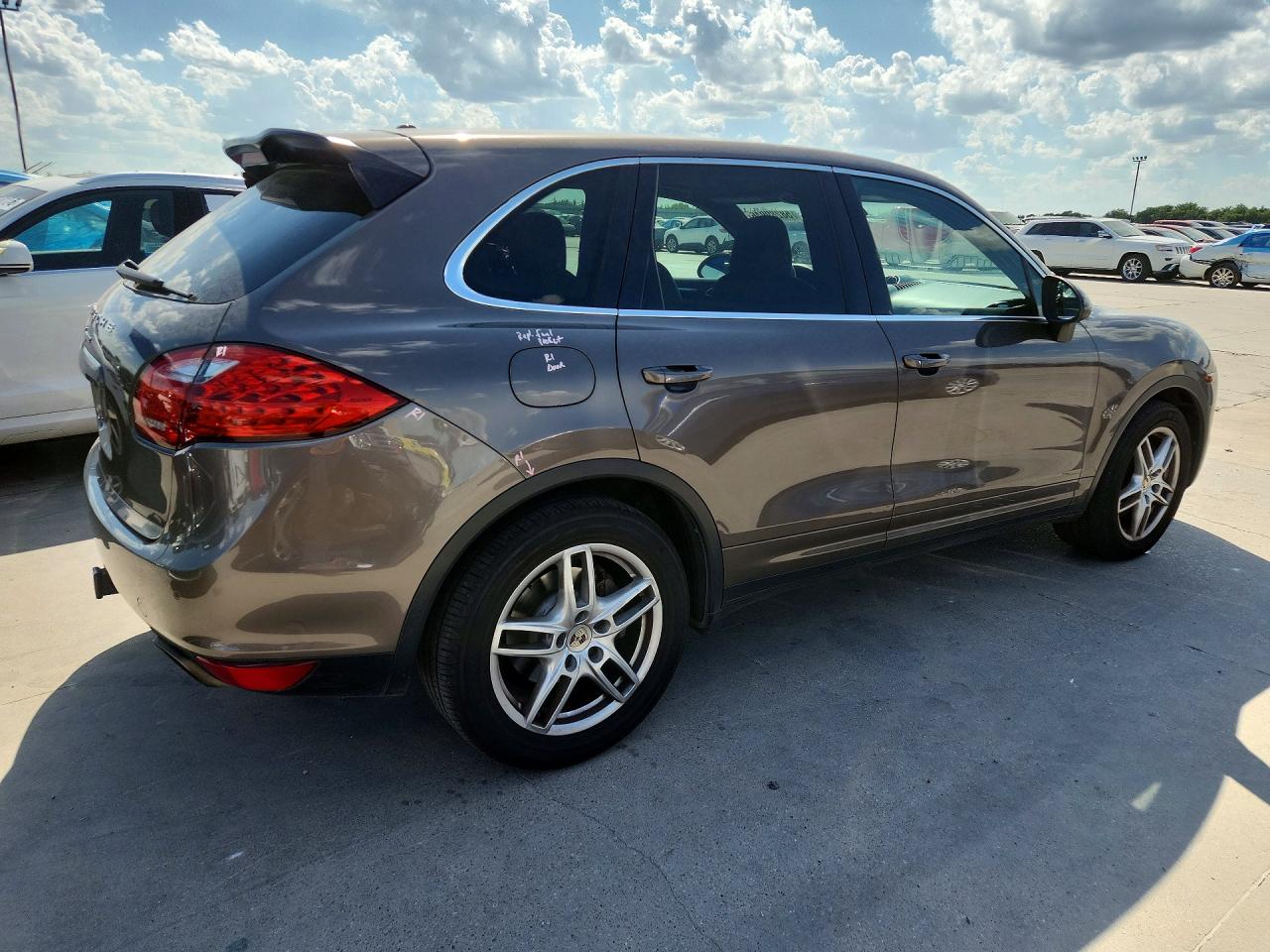 2013 PORSCHE CAYENNE