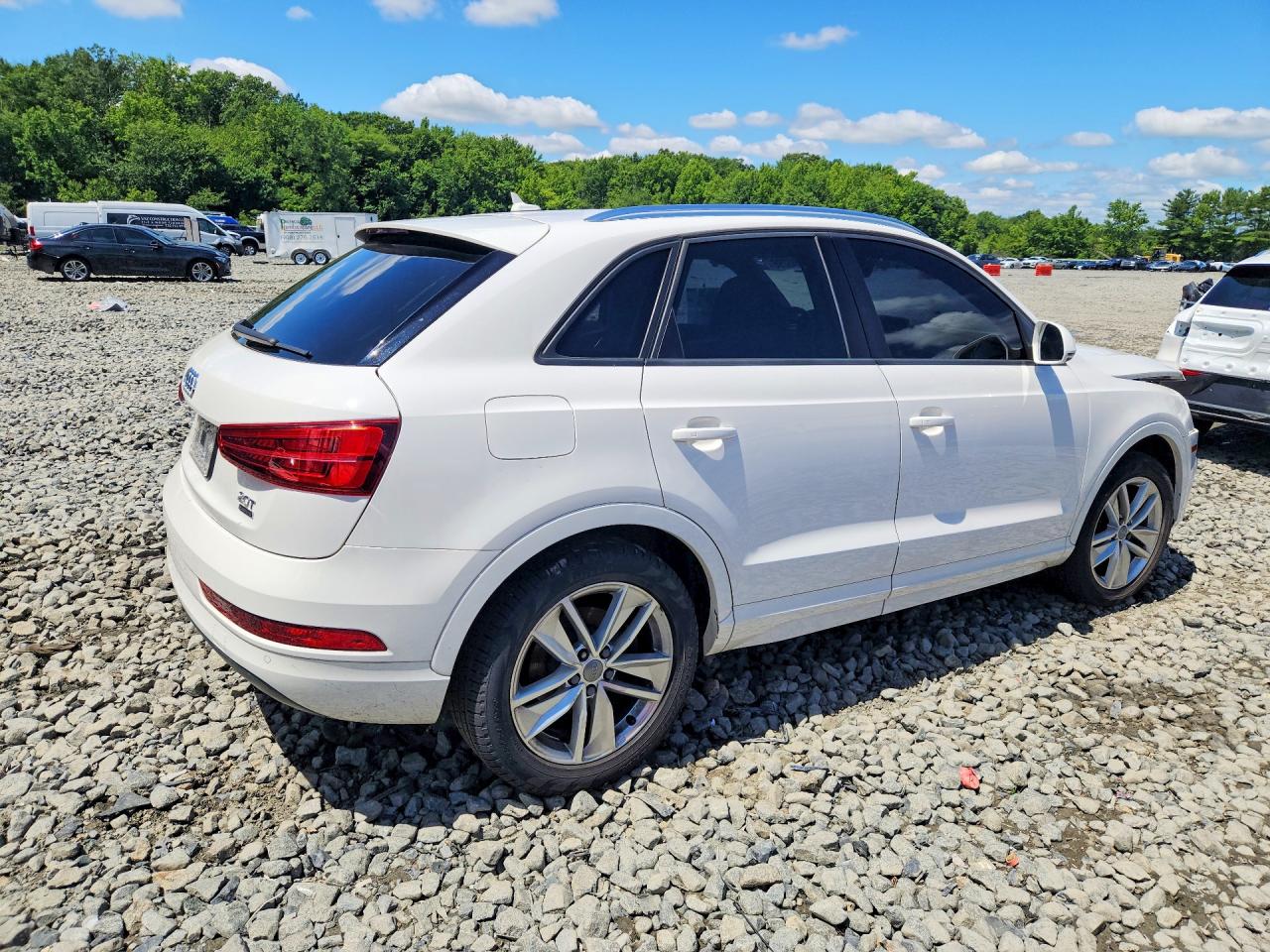 2017 AUDI Q3 quattro Premium
