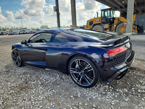 2022 AUDI R8
