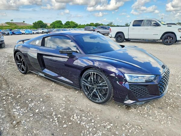 2022 AUDI R8
