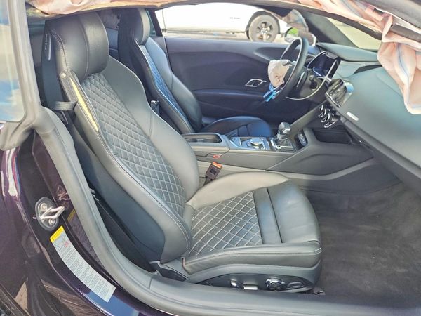 2022 AUDI R8