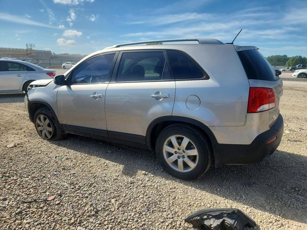 2013 KIA SORENTO Base / LX