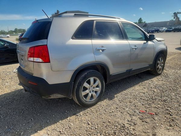 2013 KIA SORENTO Base / LX