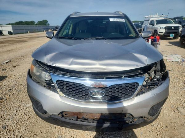 2013 KIA SORENTO Base / LX