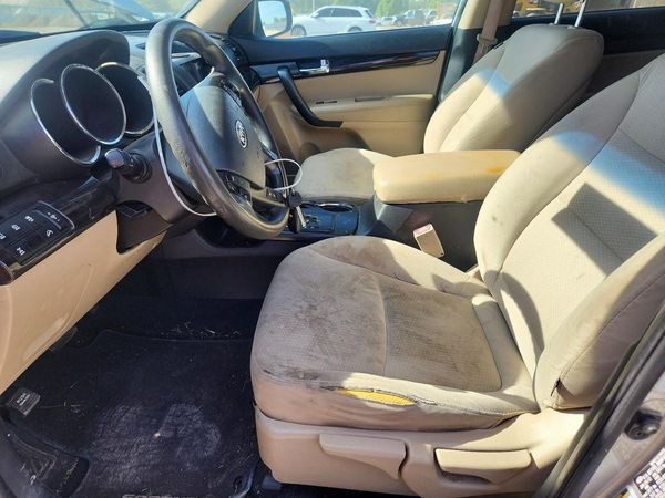 2013 KIA SORENTO Base / LX
