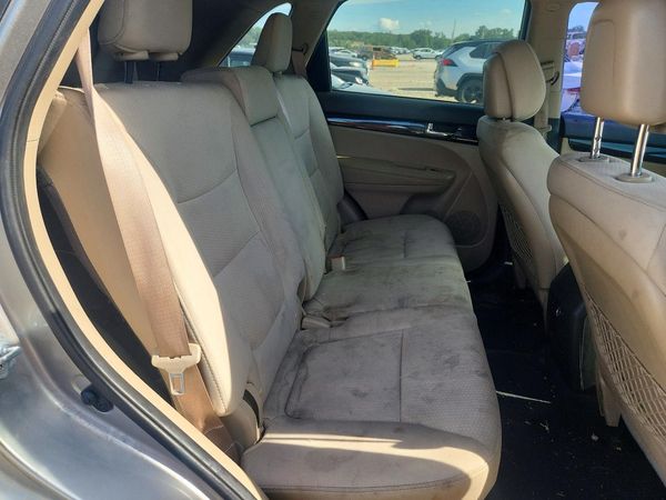 2013 KIA SORENTO Base / LX