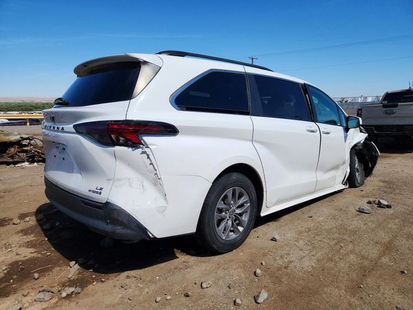 2023 TOYOTA SIENNA