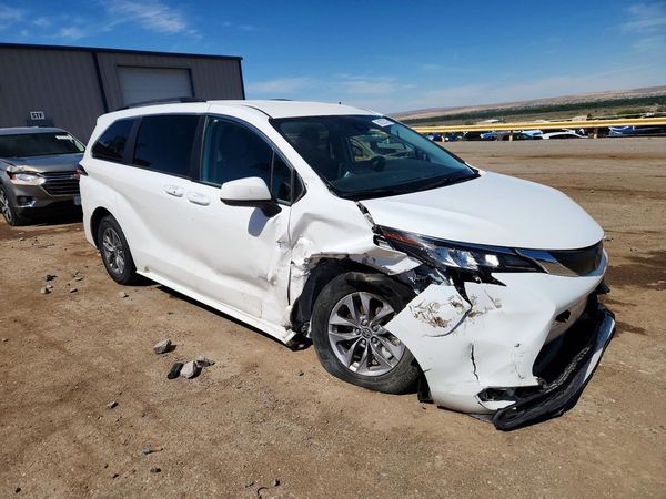 2023 TOYOTA SIENNA