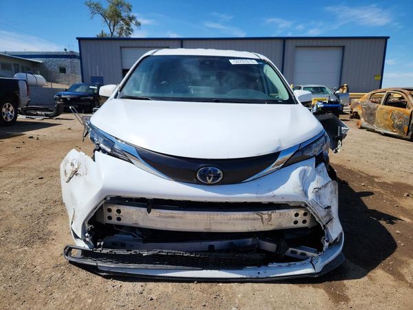 2023 TOYOTA SIENNA