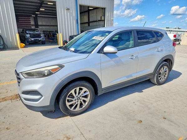 2017 HYUNDAI TUCSON SE (no options)