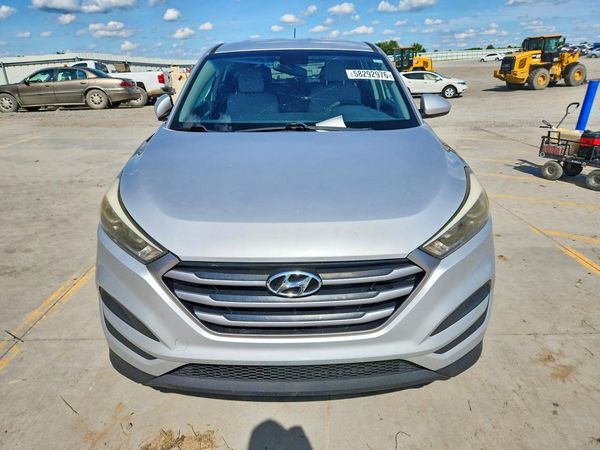 2017 HYUNDAI TUCSON SE (no options)
