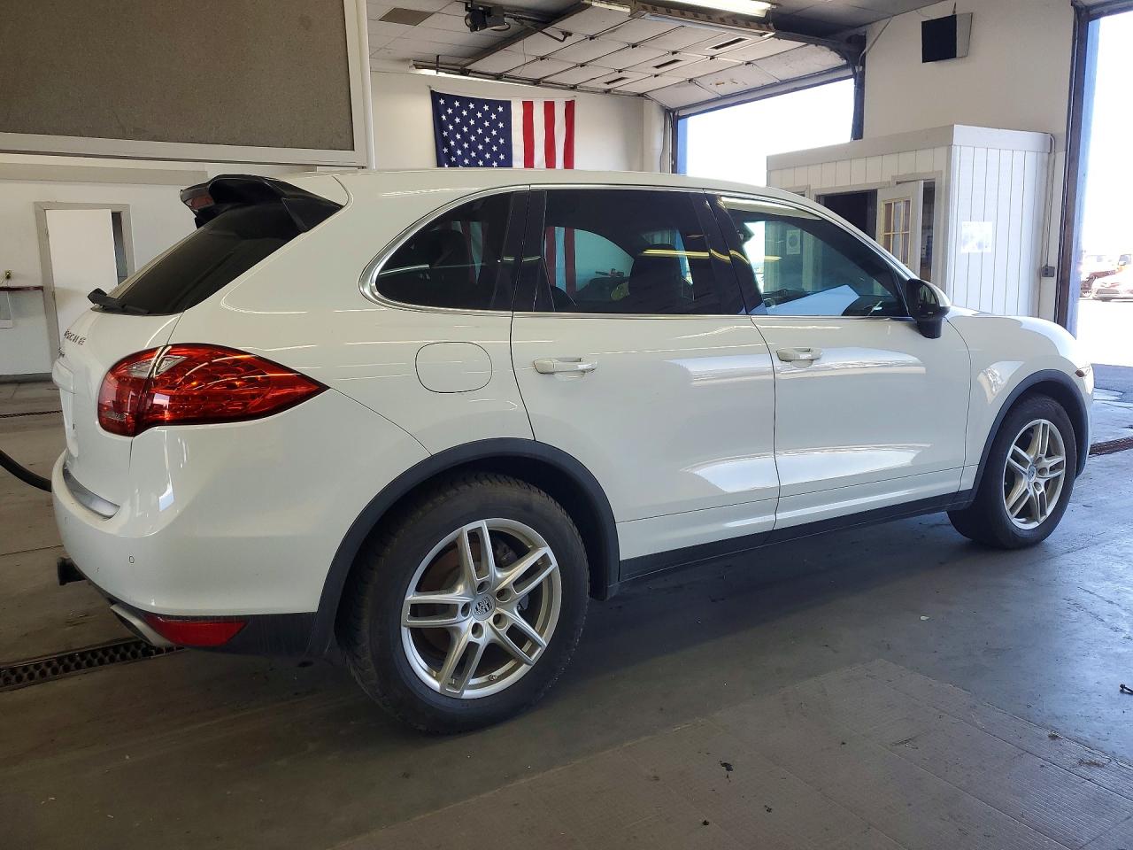 2013 PORSCHE CAYENNE